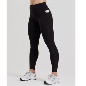 Colorfulkoala Black High-Waisted Buttery Soft Leggings with Side Pocket